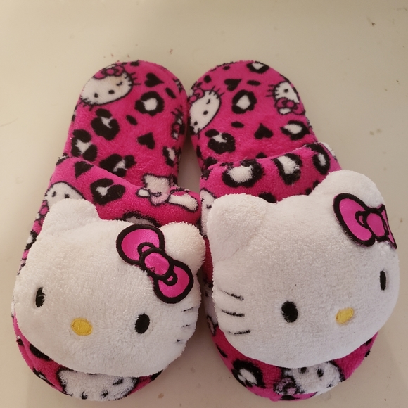 Hello Kitty Shoes - ❤Hello Kitty slippers❤